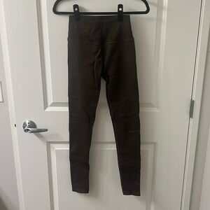 Alo Espresso Ribbed leggings size small